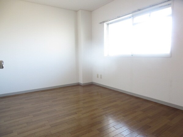 サンセヴィラージュの物件内観写真